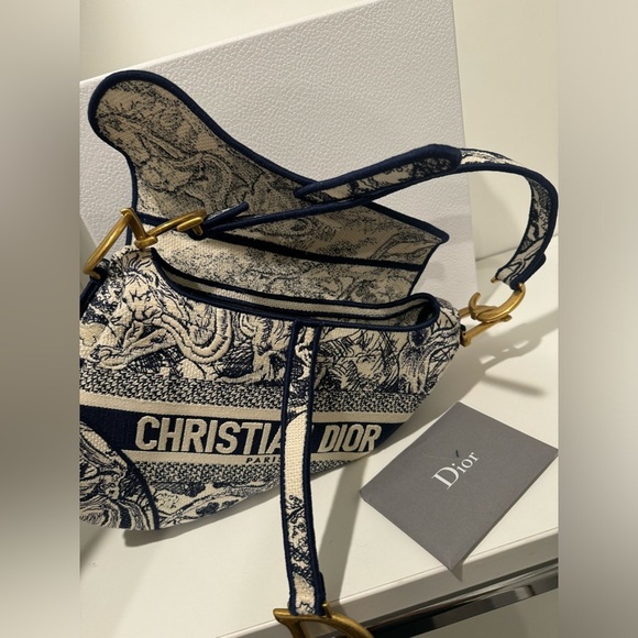 Christian Dior Canvas Embroidered Toile de Jouy Saddle shoulder Bag Blue - Picture 13 of 13